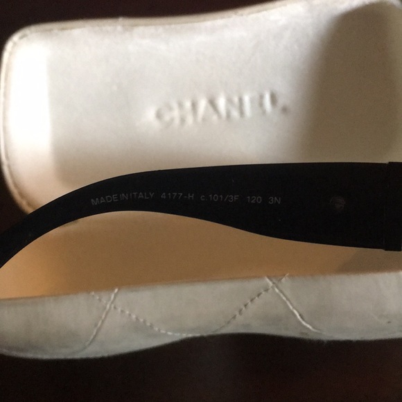 Chanel pearl sunglasses - Picture 4 of 5